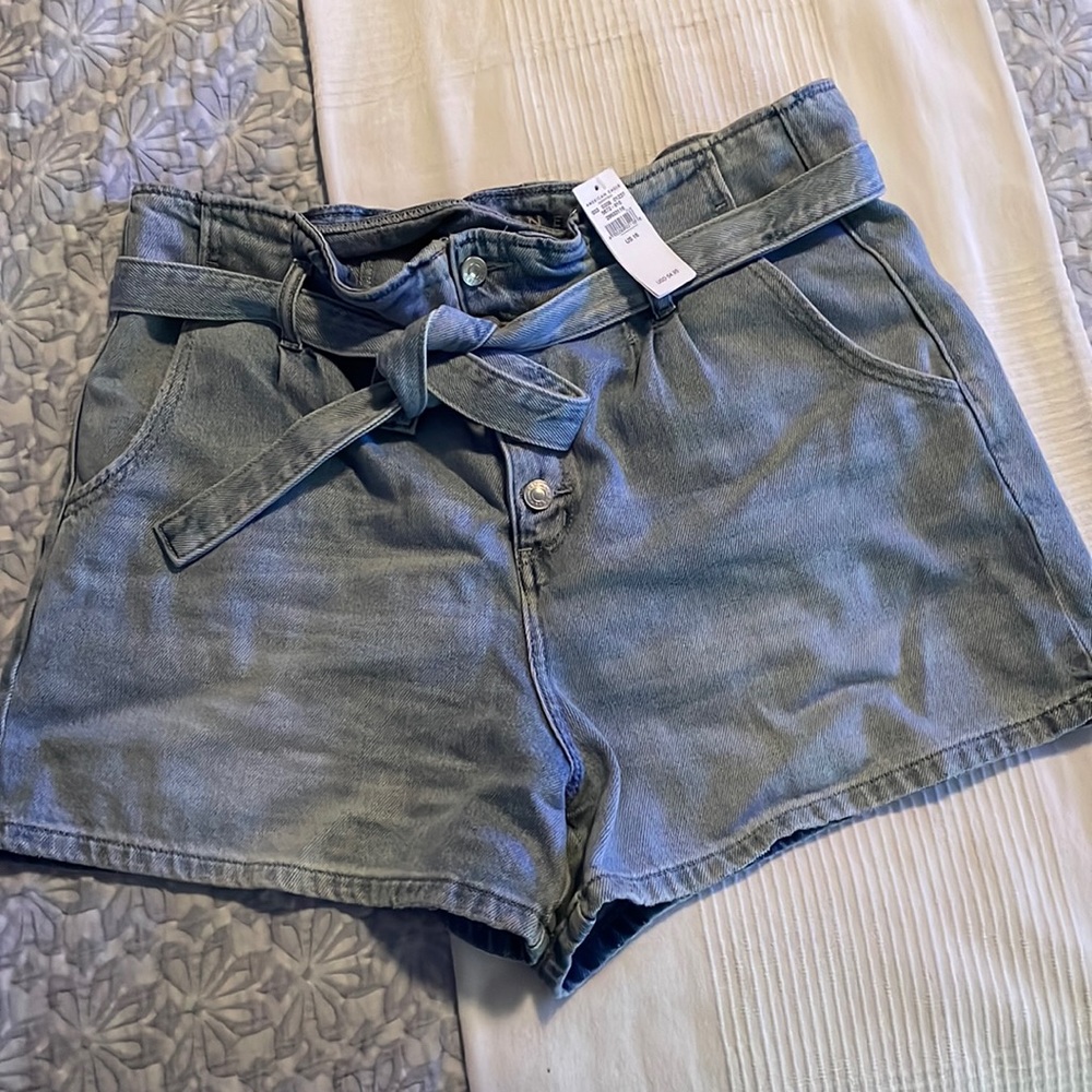 Paper bag American Eagle shorts.